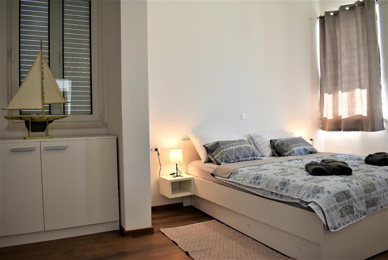 Apartment Aci Marina Rab Banjol Exteriör bild