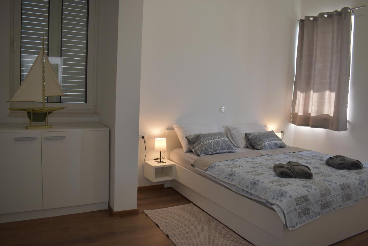 Apartment Aci Marina Rab Banjol Exteriör bild