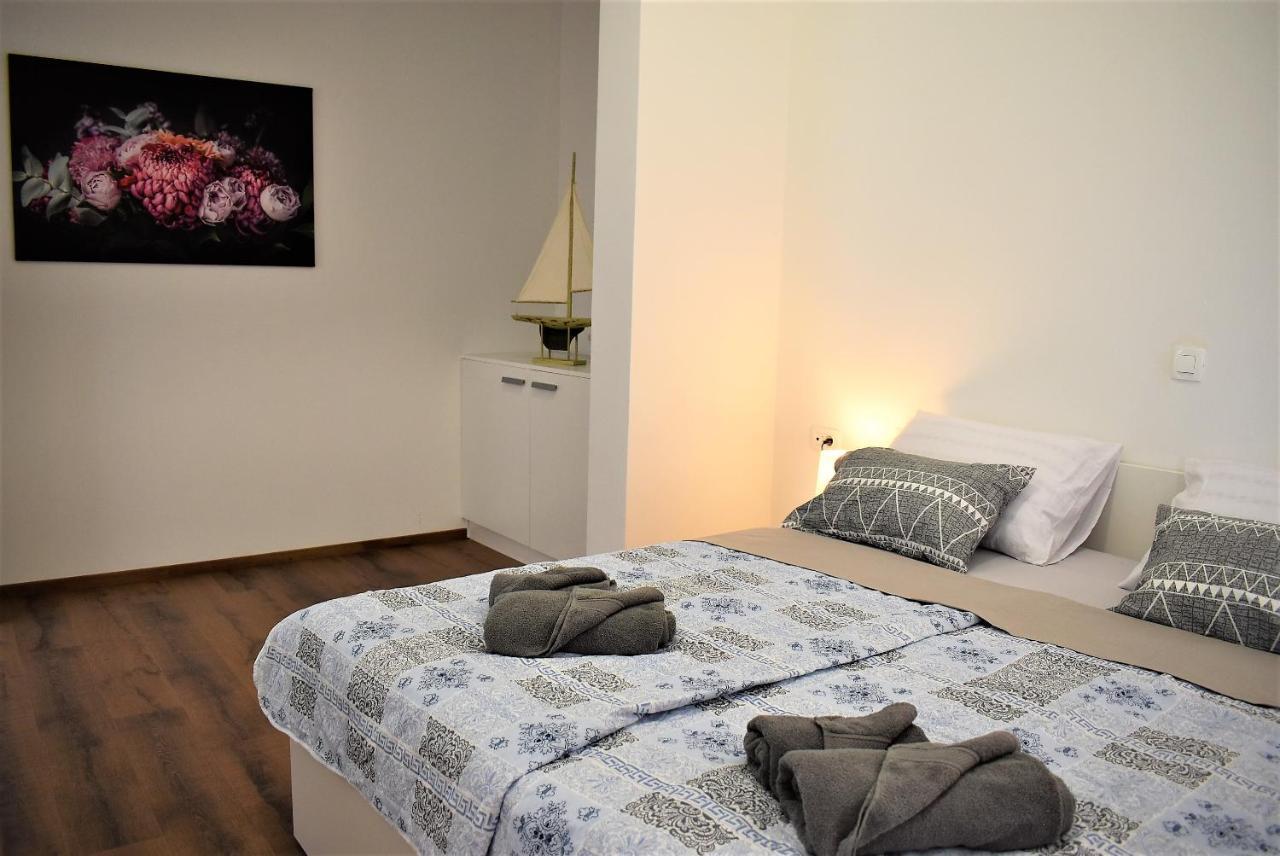 Apartment Aci Marina Rab Banjol Exteriör bild